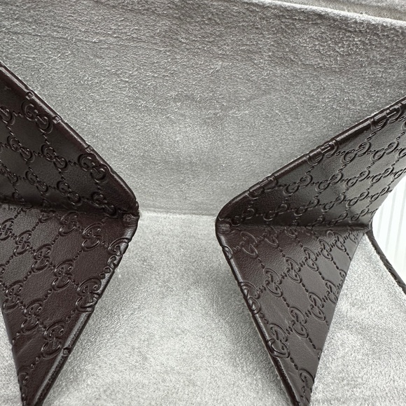 LARGE Gucci Brown Embossed Case for Glasses. - Picture 8 of 10